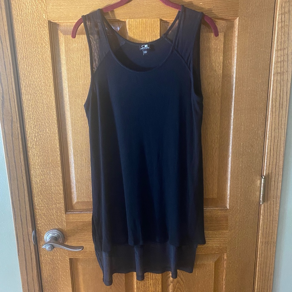 Women’s Mesh Detail Long Tank Size Large.
